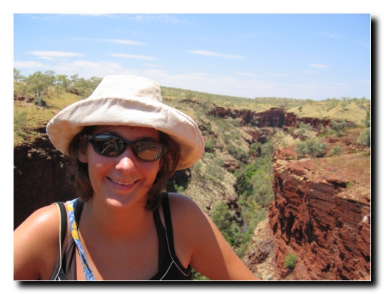 27 Gabor in der Brille